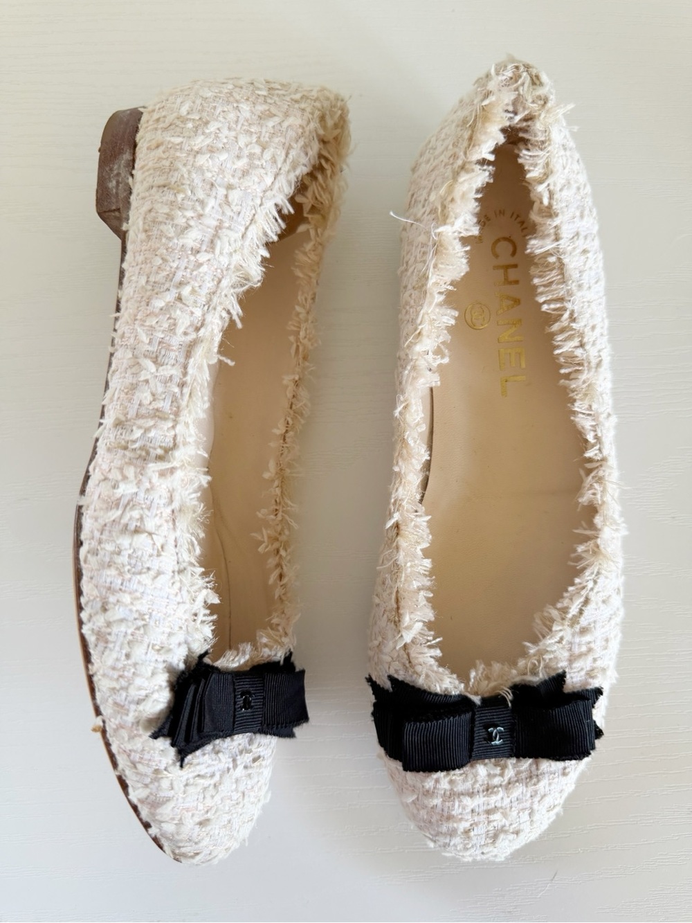 Chanel Ballet Flats Cream Tweed Black Bow CC Logo EU 37 US 7 Balletcore